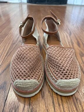Vince Crochet Espadrille Platform Sandals - Tan